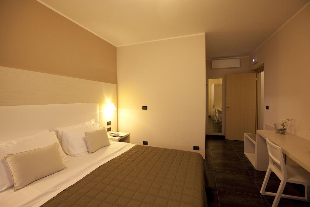 Hotel La Meridiana Settimo Torinese Room photo