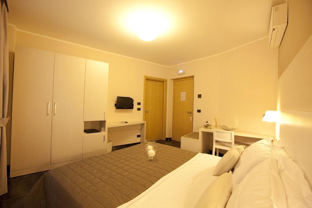 Hotel La Meridiana Settimo Torinese Room photo