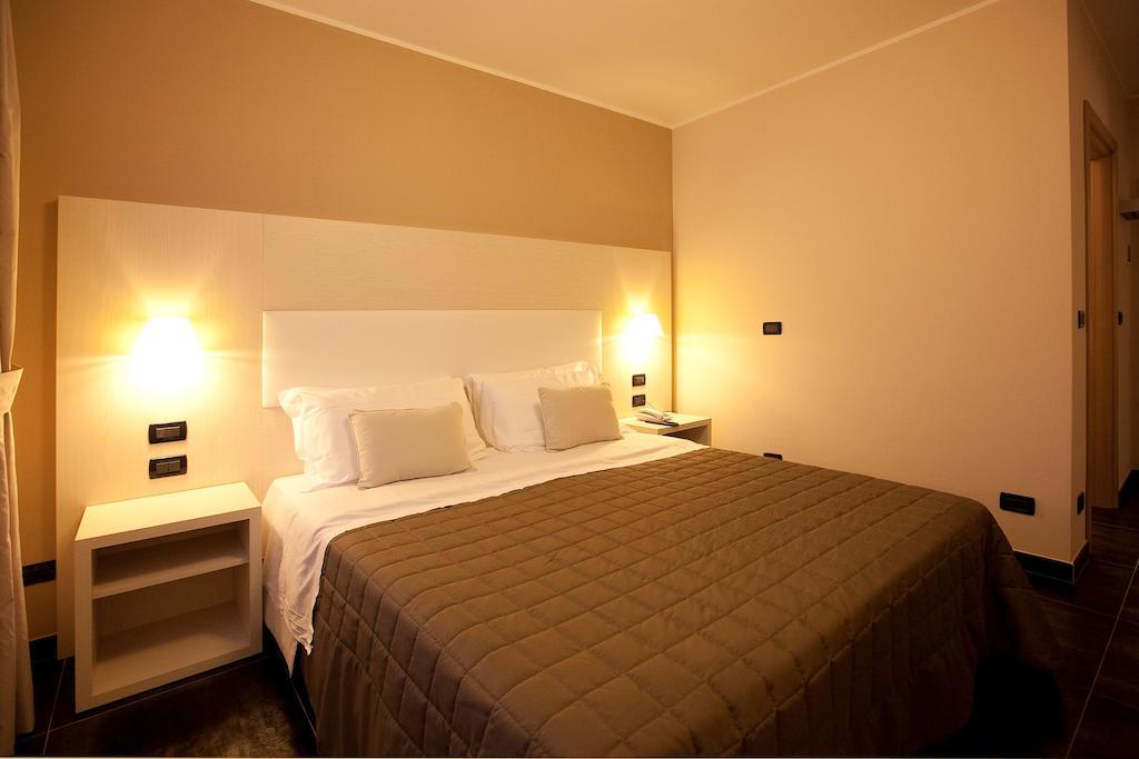 Hotel La Meridiana Settimo Torinese Room photo