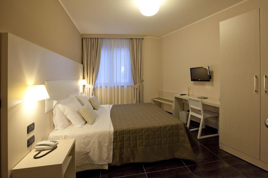 Hotel La Meridiana Settimo Torinese Room photo